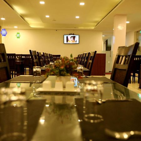 Hotel Queens Inn Веланканни Экстерьер фото