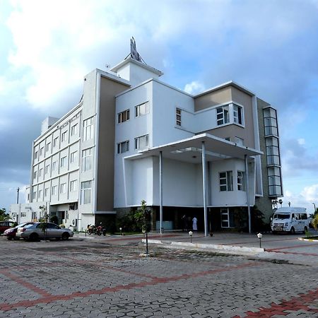 Hotel Queens Inn Веланканни Экстерьер фото