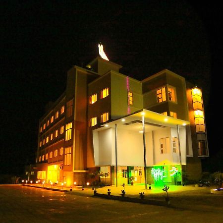 Hotel Queens Inn Веланканни Экстерьер фото