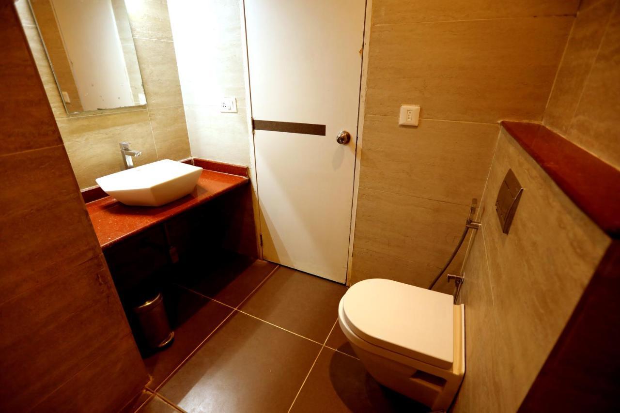 Hotel Queens Inn Веланканни Экстерьер фото