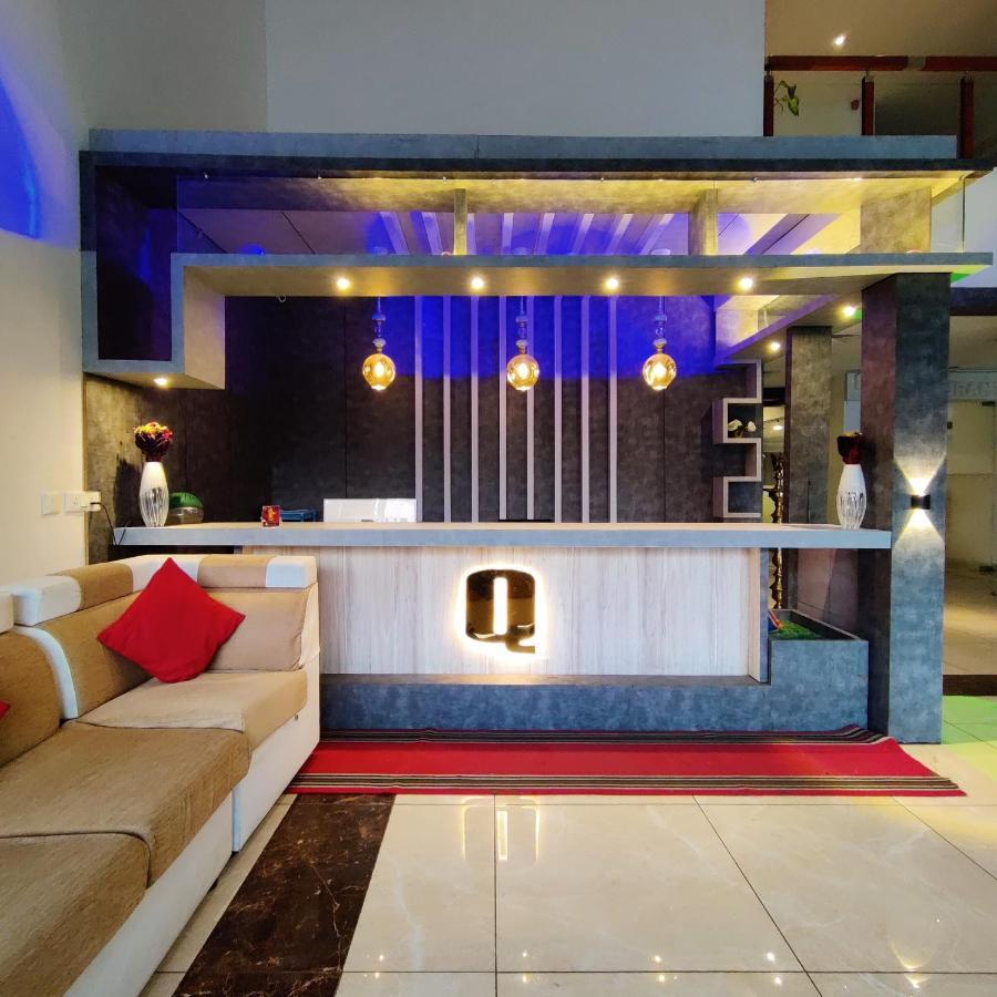 Hotel Queens Inn Веланканни Экстерьер фото