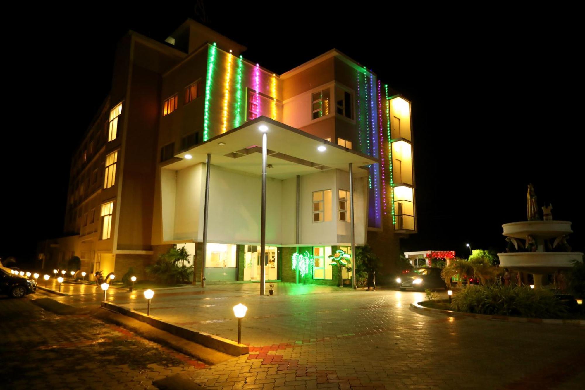 Hotel Queens Inn Веланканни Экстерьер фото