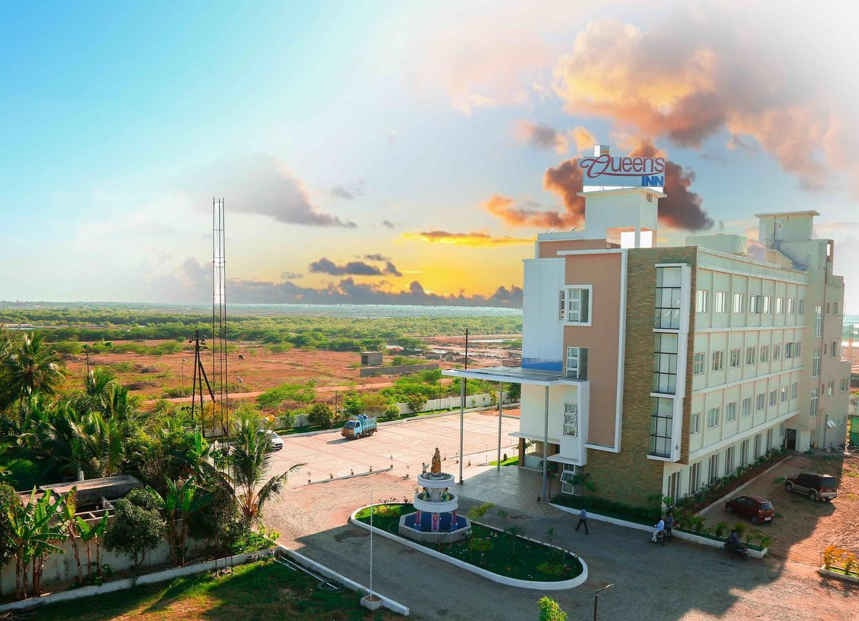 Hotel Queens Inn Веланканни Экстерьер фото