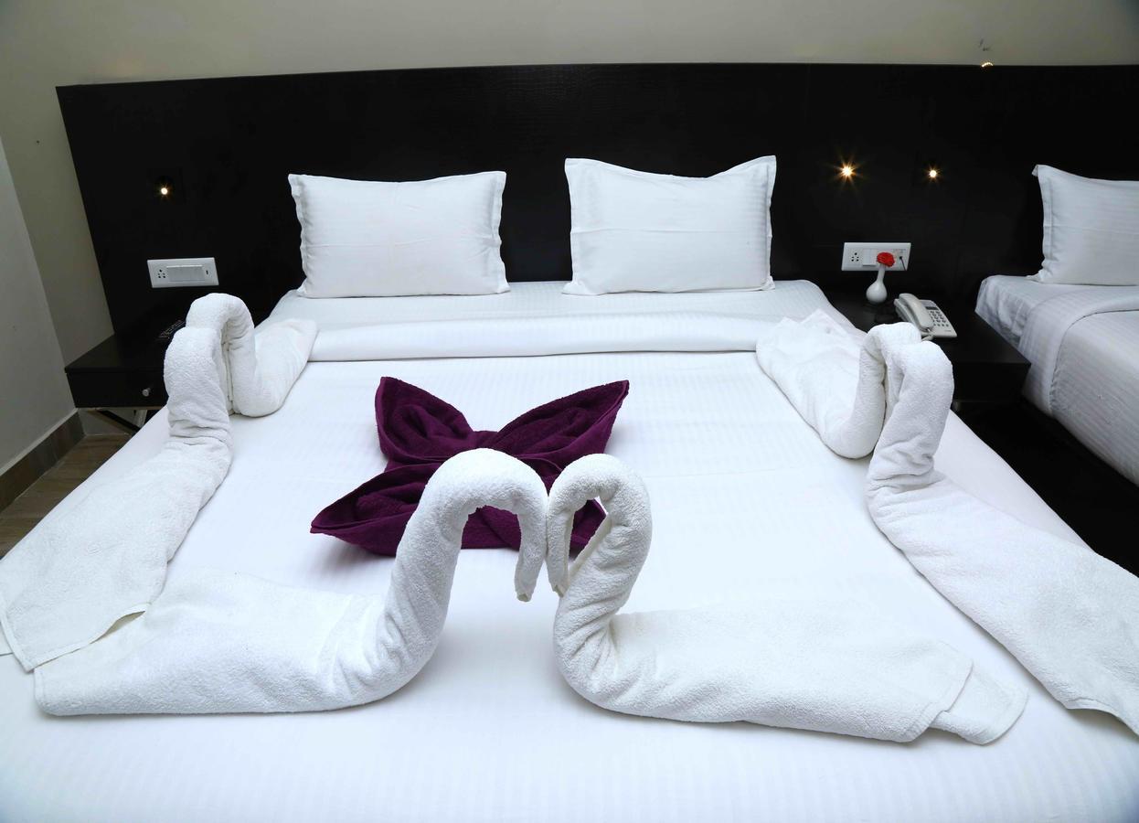 Hotel Queens Inn Веланканни Экстерьер фото