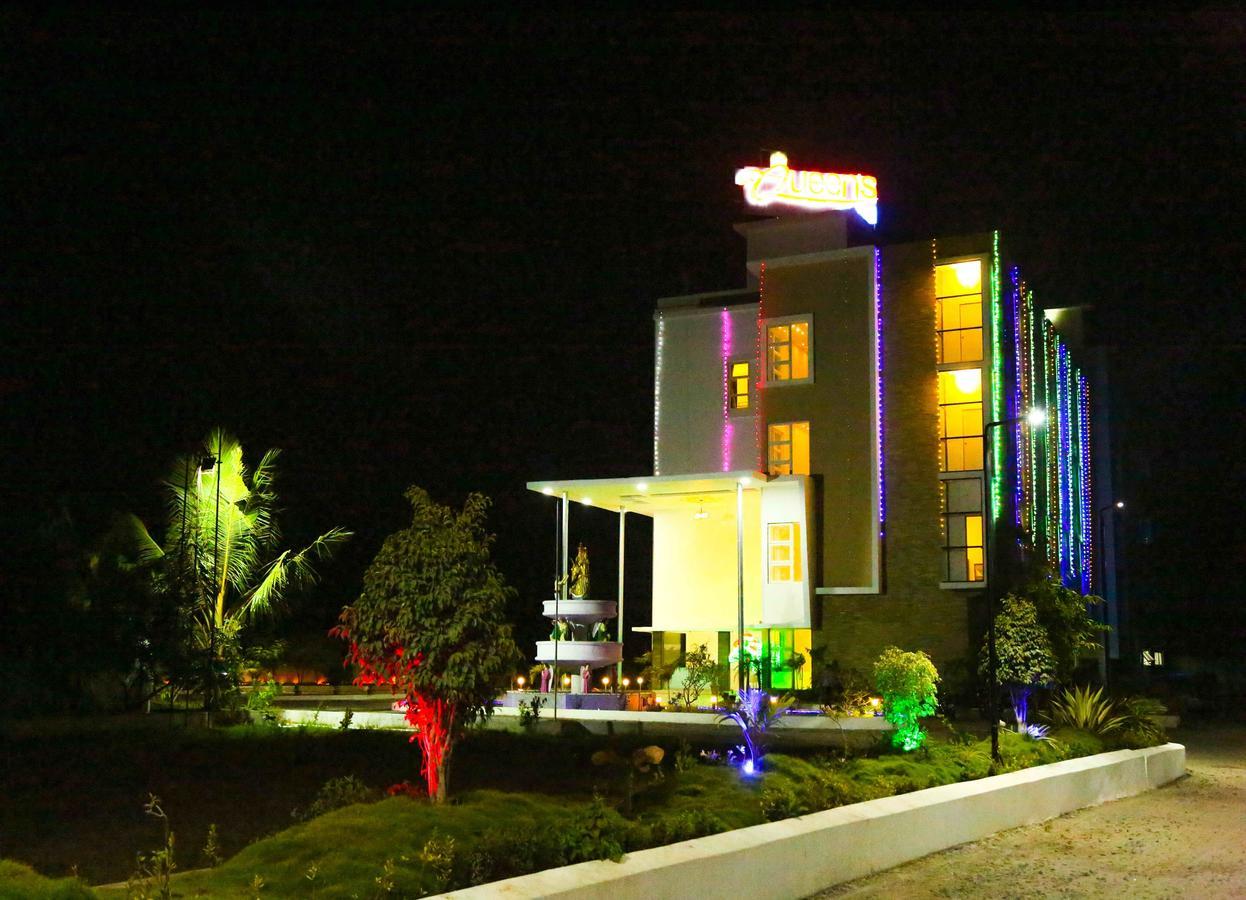 Hotel Queens Inn Веланканни Экстерьер фото